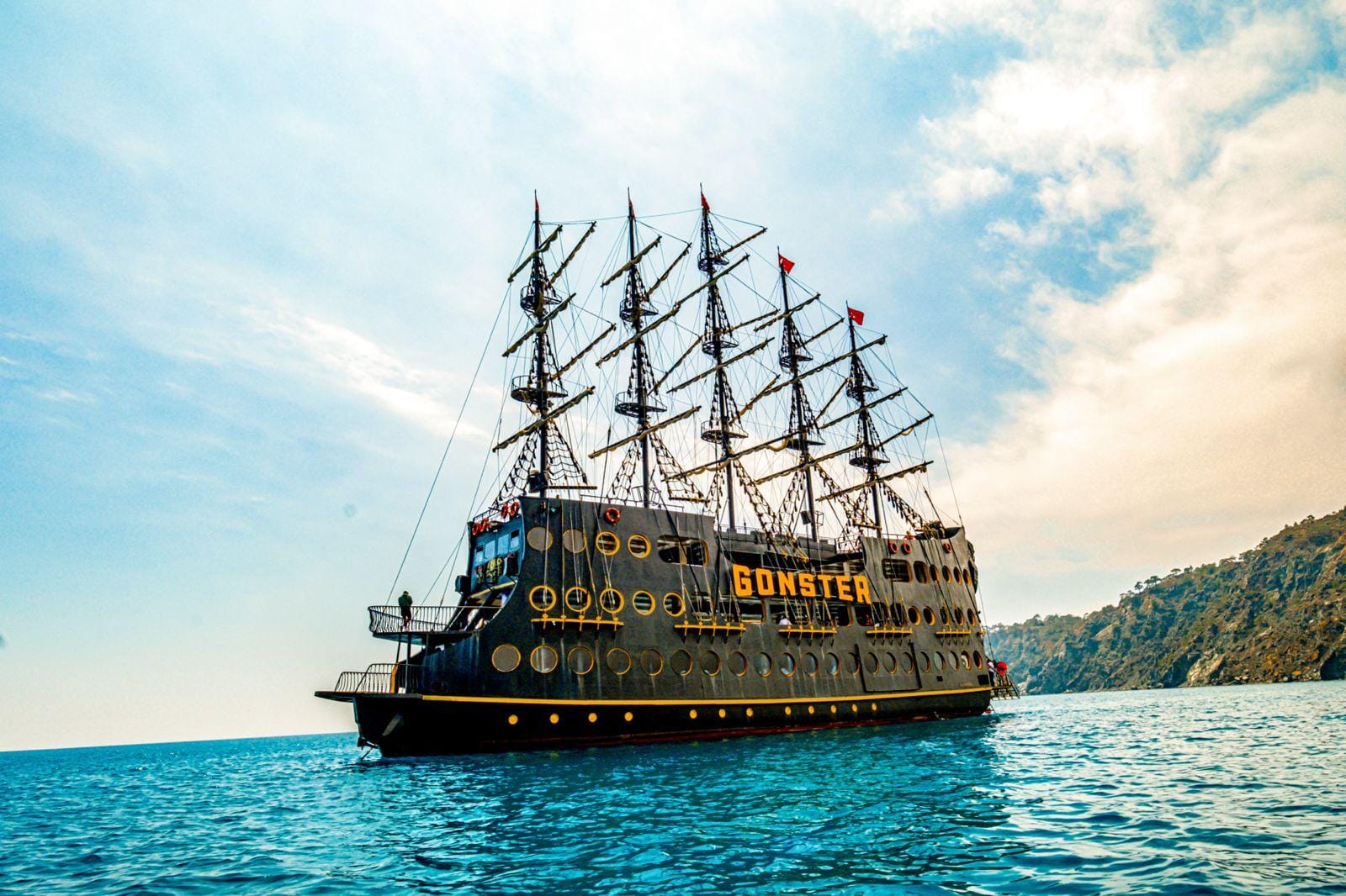 Piratų laivas „GONSTER DE LUXE“ Kemere